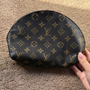 LV large pouch